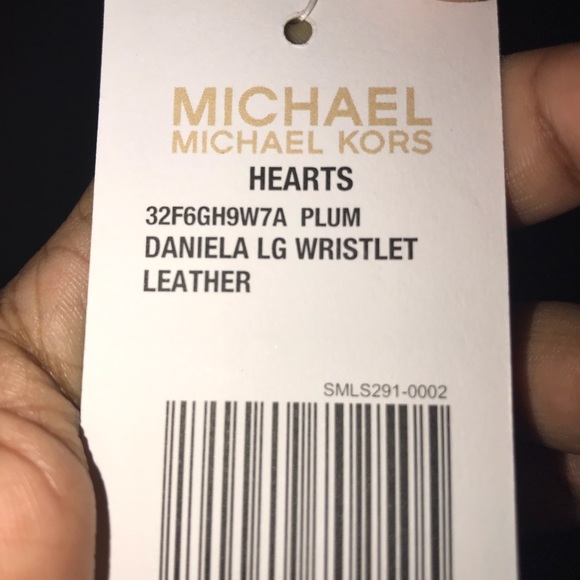 Michael Kors Wrislet - Picture 5 of 5
